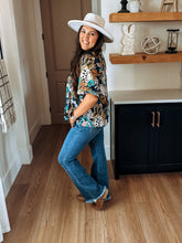 Load image into Gallery viewer, Judy Blue Bootcut Jeans
