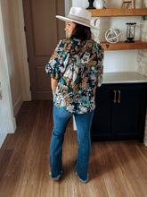 Load image into Gallery viewer, Judy Blue Bootcut Jeans
