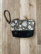 Load image into Gallery viewer, Neutral Floral Myra Pouch
