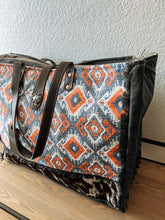 Load image into Gallery viewer, Tammie Weekender Myra Bag

