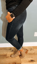 Load image into Gallery viewer, Dark Wash Skinny Jeans
